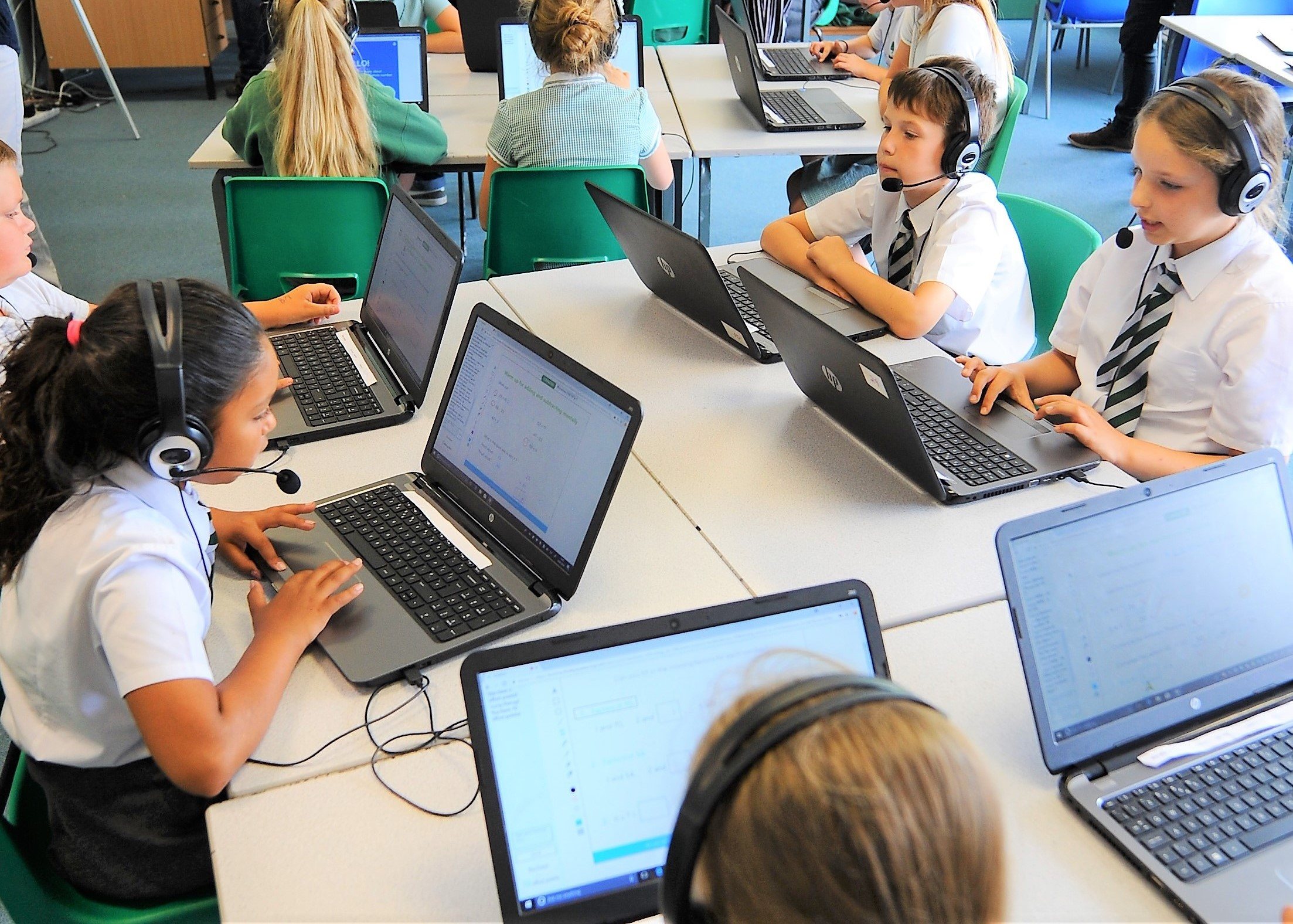 Support more pupils Multiple pupils can do the intervention at onece