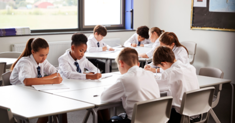 Group Tutoring Vs One To One: How It Compares For Cost & Effectiveness